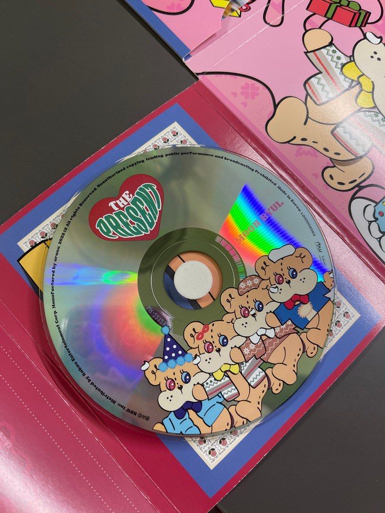 KPOP ALBUM CLEARANCE (aespa, moon byul, savage, the present), Hobbies