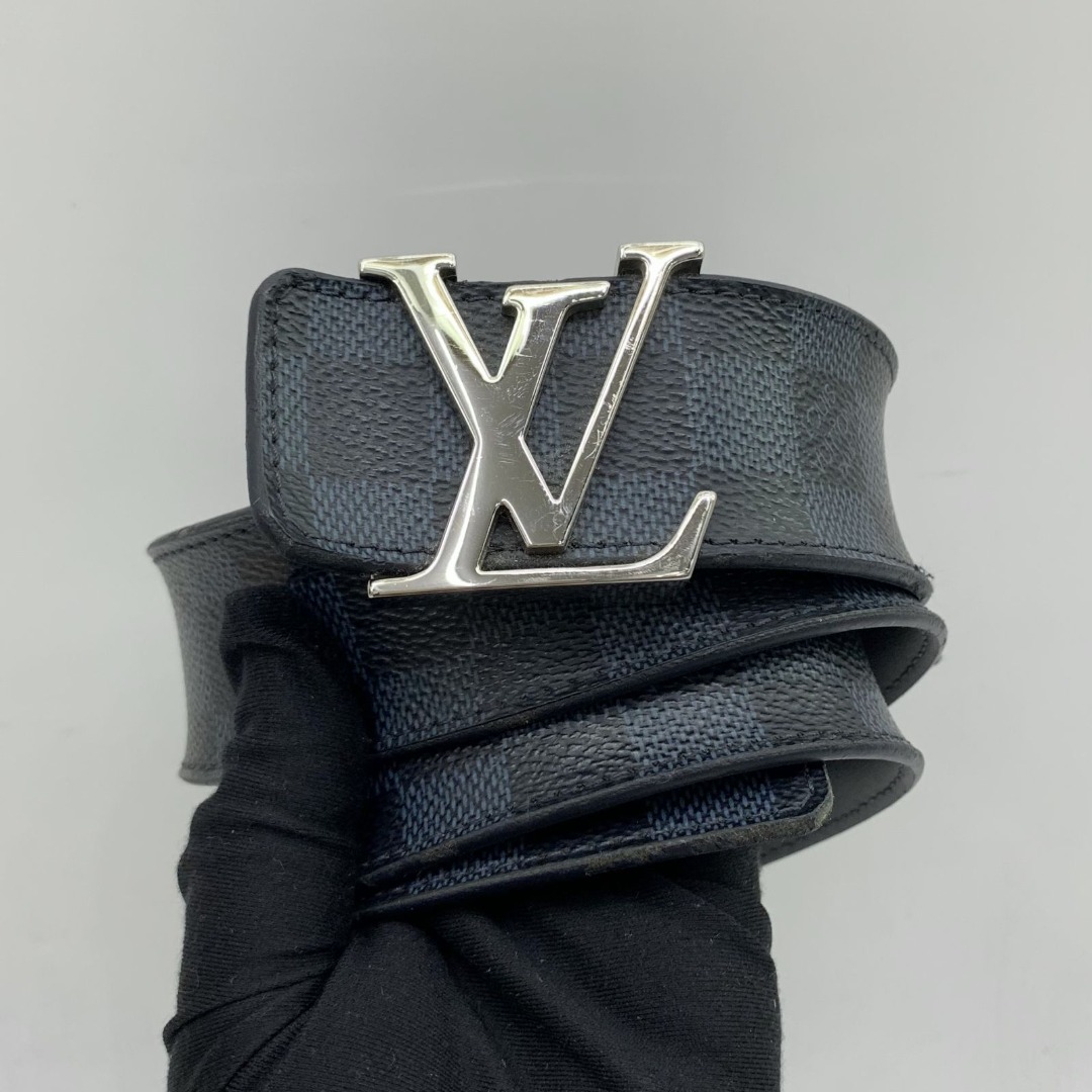 LOUIS VUITTON Fine belt in light blue glazed calfskin wi…