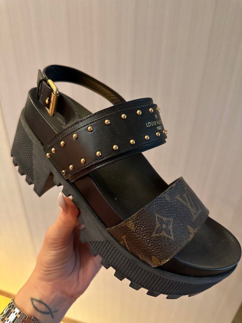 LOUIS VUITTON Paseo Flat Comfort Sandal Black. Size 37.5