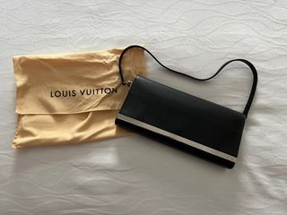 Lot - Louis Vuitton Black Epi Twist Clutch 1990