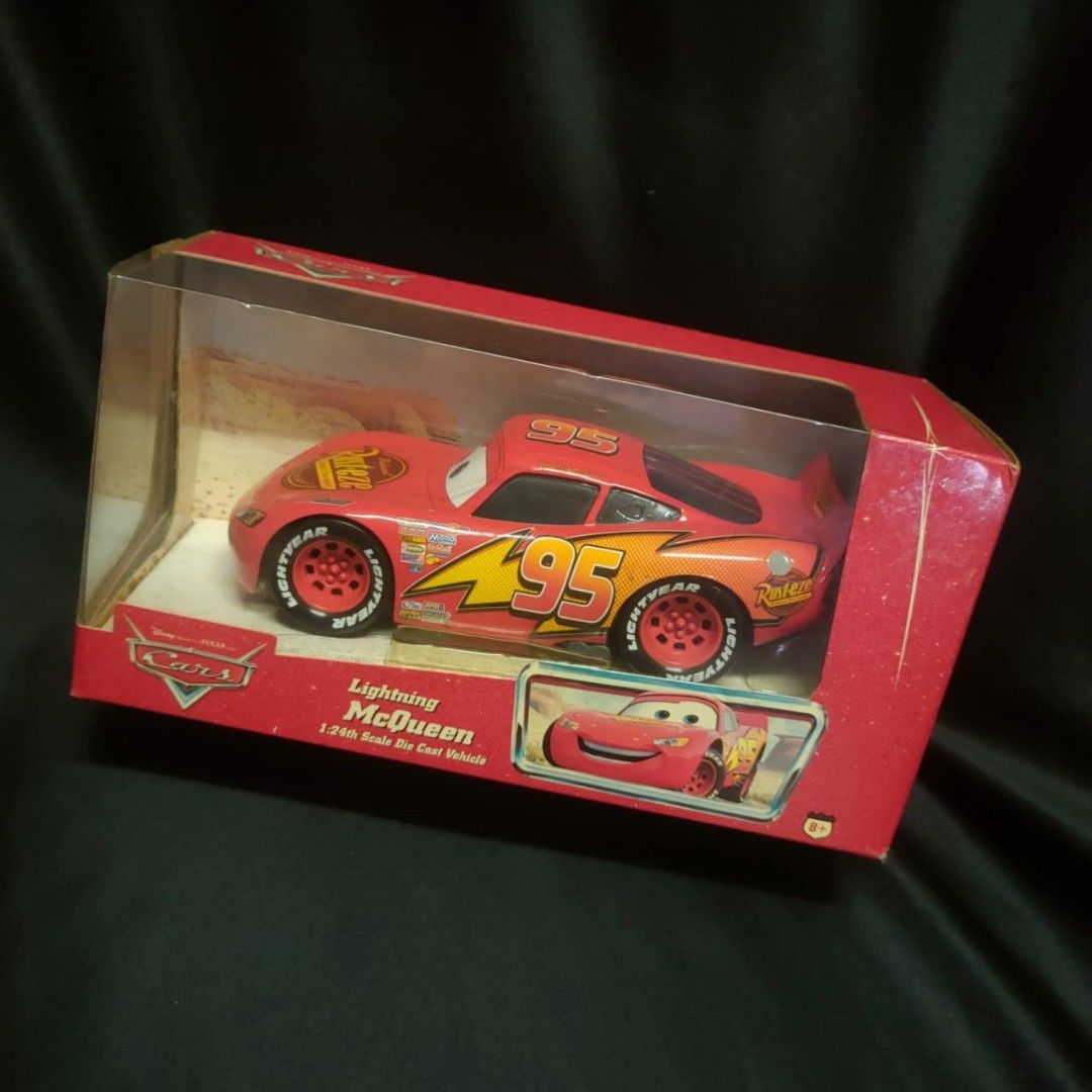 Pixar Cars Lightning McQueen 1:24 Scale RC Vehicle