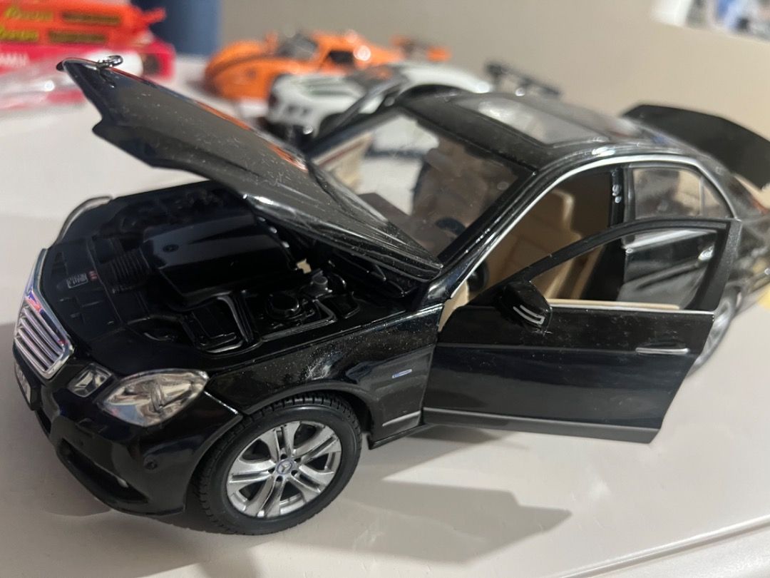 Mercedes Benz E-Class 1/18 (Category: Vehicle & Diecast Models) located in Rizal. Submitted by preloved0923_ (Listing ID 1258624846, Image 1). Description: .