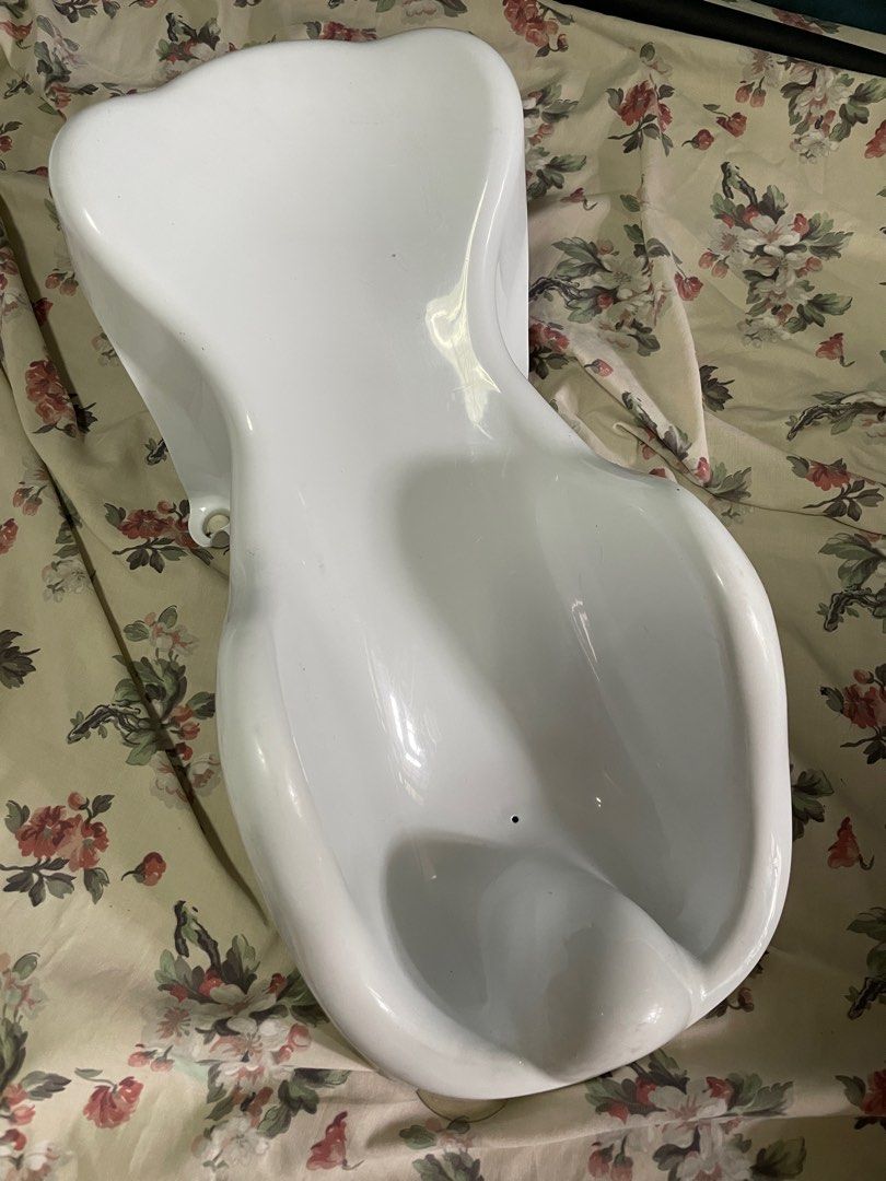 Mothercare Bath Seat (Category: Bathtub & Bath Accessories) located in Quezon City. Submitted by littlemissvietnam (Listing ID 1258591588, Image 1). Description: .