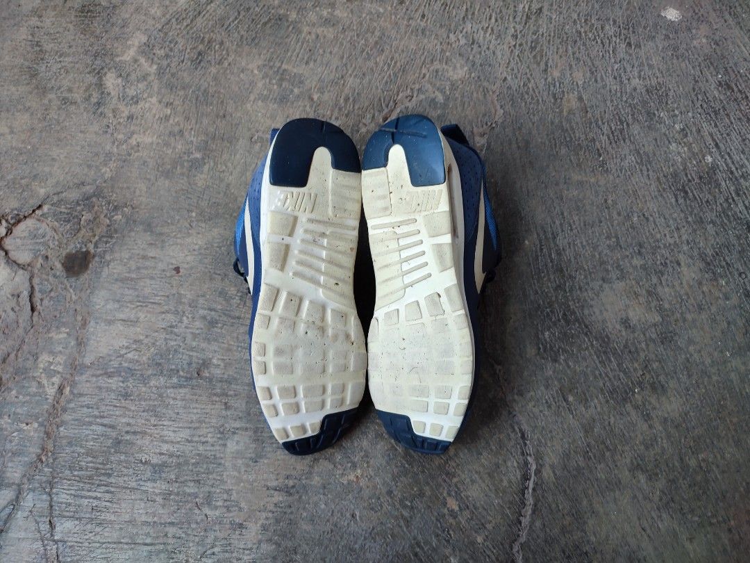 Nike air max tavas blue, Fesyen Pria, Sepatu Sneakers di Carousell