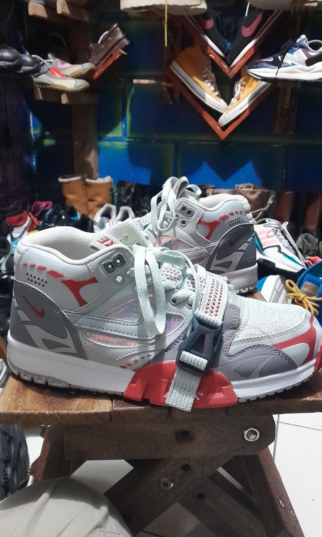 Nike air trainer Men s Fashion Footwear Sneakers on Carousell