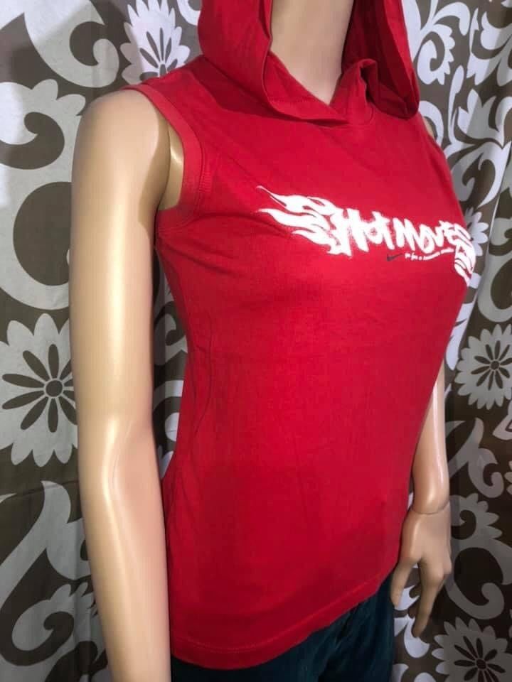 Nike sleeveless deals hoodie womens