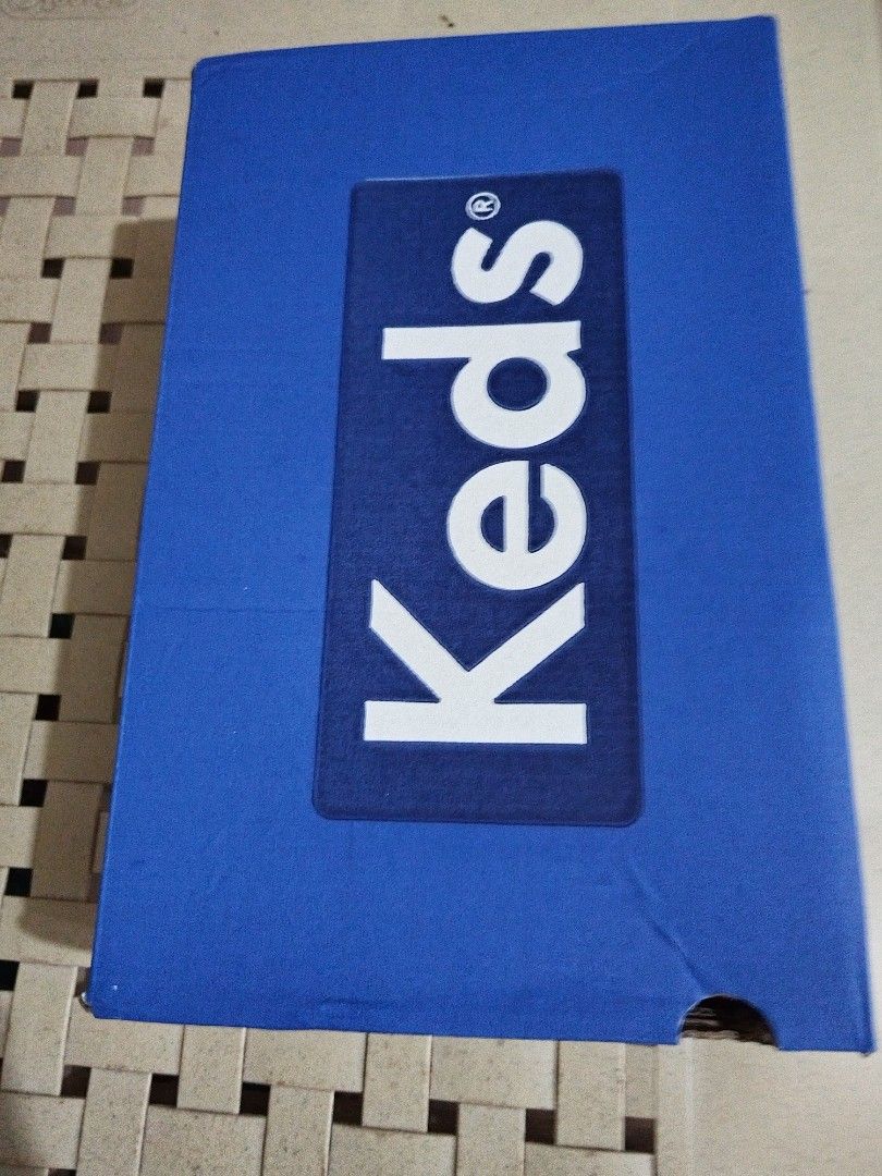 Original Keds Leather Slip ons (Category: Sneakers) located in Manila. Submitted by baves2002 (Listing ID 1258591642, Image 1). Description: I'm selling my Brand New Original Keds Leather Slip ons RFS: wrong size po nabili..bought this for almost 4k . size nya po is 8.5 US.