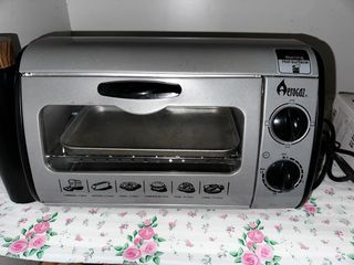 https://media.karousell.com/media/photos/products/2023/10/6/oven_toaster_1696605055_a5ec2421_progressive_thumbnail.jpg