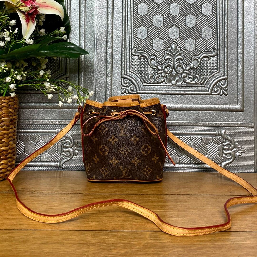 tas Louis Vuitton serut, Fesyen Wanita, Tas & Dompet di Carousell