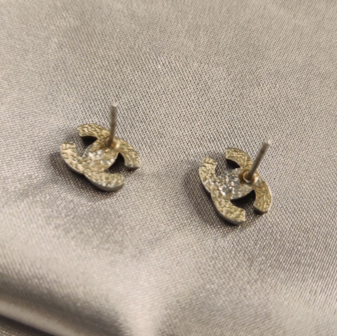 chanel clover earrings