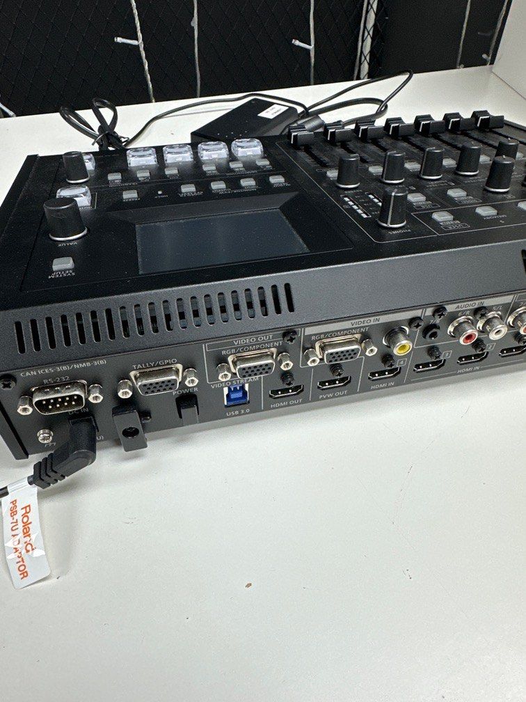 Roland VR-4HD HD AV Mixer 直播用, 攝影器材, 攝錄機- Carousell