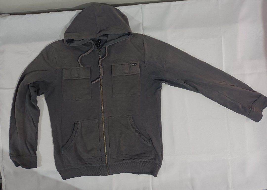 RVCA Cotton Hoodie Jacket size large (Category: Coats, Jackets and Outerwear) located in Cebu City. Submitted by piyok69 (Listing ID 1258617549, Image 3). Description: P 1,200.00 Good condition and no issues RVCA Cotton Hoodie Jacket Size : Large Dimensions: Cw: 23" Sl: 18.5" Ls: 26" BL: 28" # RVCA hoodie.