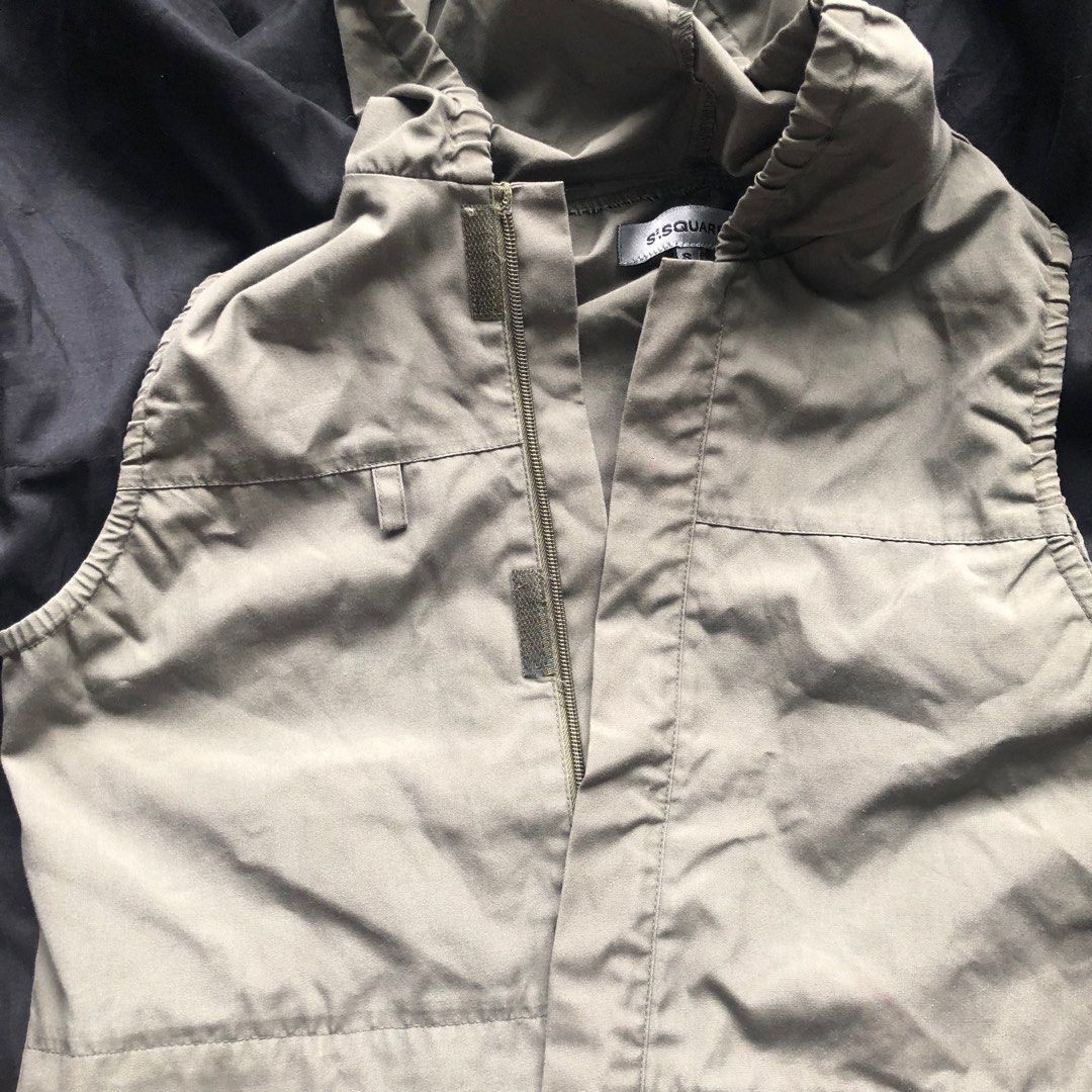 s square army green windbreaker vest (Category: Coats, Jackets and Outerwear) located in Balanga. Submitted by revultured (Listing ID 1258576217, Image 1). Description: color is much darker irl, can send more pics :) perfect for topping over basics loc : bataan ( can do meet ups sa sm bataan ) mop : gcash mod : j&t, ggx, or lbc.