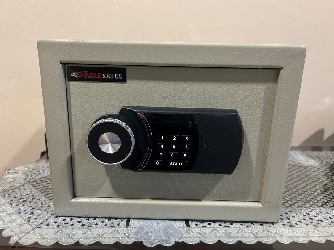 Safe Box64885064827778110
