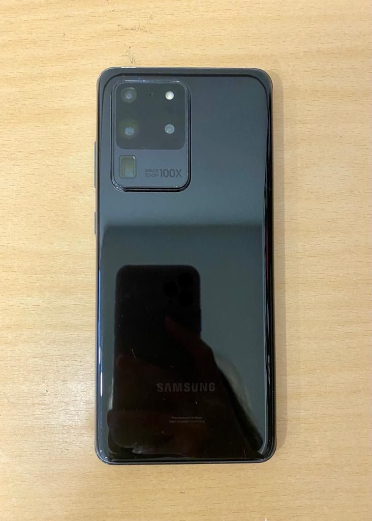 Samsung S20 Ultra (5G) / S22 (5G) - 256GB - 12GB RAM - 100% Original Set - Very New Condition - Snapdragon Processor - Cheapest in Town! (Category: Samsung) located in Singapore. Submitted by buyatfuji (Listing ID 1258582828, Image 3). Description: Click here for more special deal !! https://carousell.app.link/56rqQf3lCub 🎀 Samsung S20 Ultra 5G - $379 ** 128GB + 12GB RAM 🎀 Samsung S22 5G - $539 ** 256GB + 8GB RAM Specifications: Single Sim Snap
