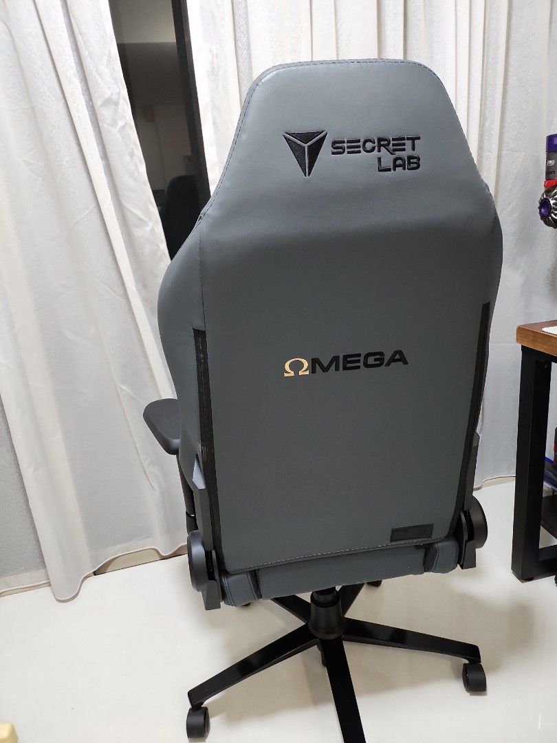 Secret Lab SECRET LAB Omega Gaming Chair, Furniture & Home Living, Furniture ...