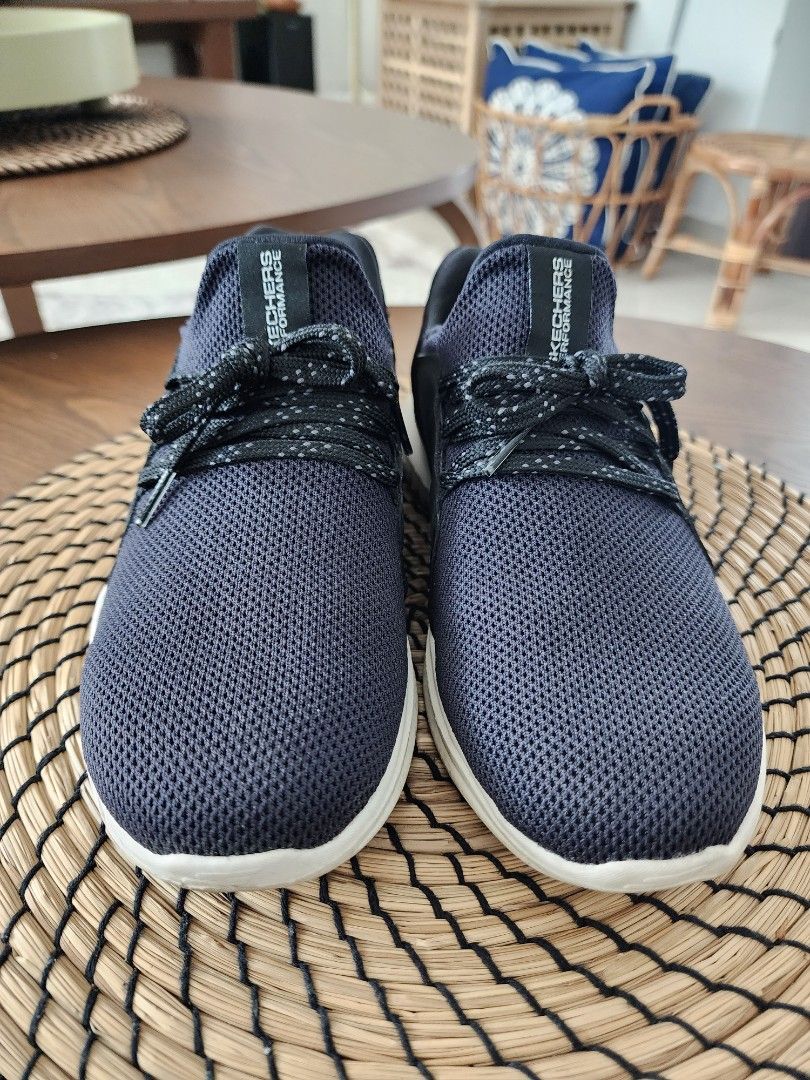 Skechers store trainers uk