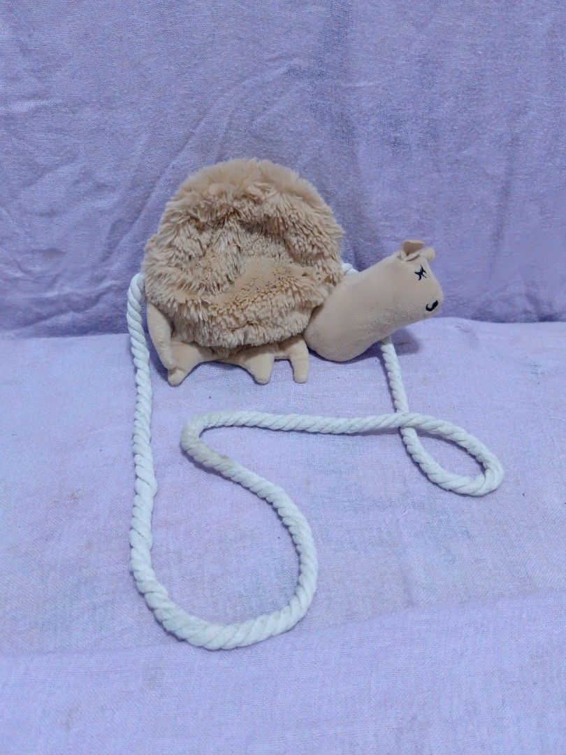 Zara furry outlet llama bag