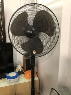 (Category: ) located in . Submitted by vespamomo (Listing ID 1258601228, Image 1). Description: .