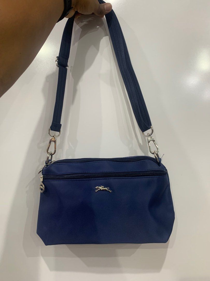 Tas Longchamp selempang navy