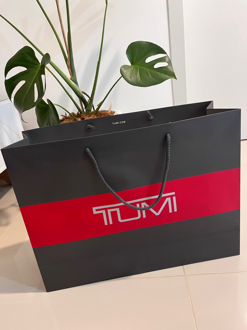Tumi 2025 paper bag