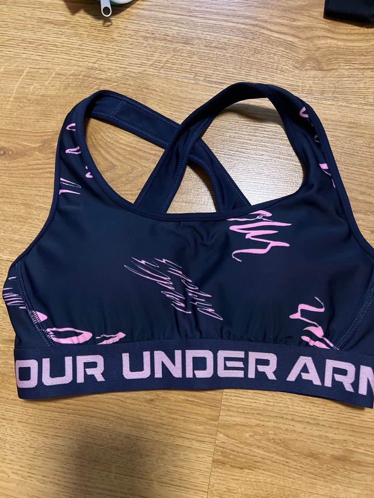 Under Armour Crossback Sports Bra, Women's Fashion, Activewear on Carousell