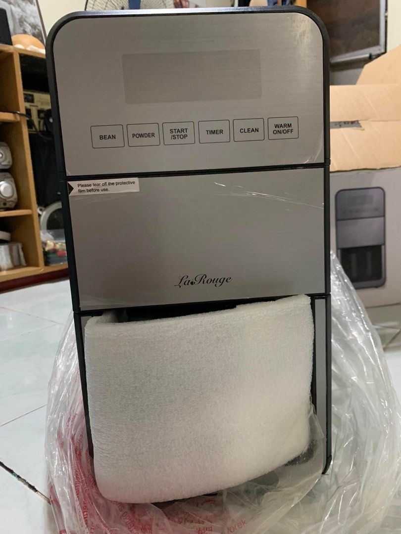 UNUSED La Rogue Coffee Machine Maker (Category: Coffee Machines & Makers) located in Pasig City. Submitted by mariamaria__ (Listing ID 1258690325, Image 1). Description: La Rouge Coffee Machine / Coffee Maker Bought in SM megamall Never been used RFS: Moving out.