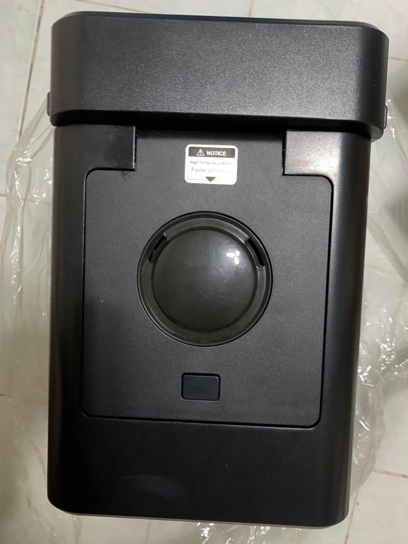 UNUSED La Rogue Coffee Machine Maker (Category: Coffee Machines & Makers) located in Pasig City. Submitted by mariamaria__ (Listing ID 1258690325, Image 3). Description: La Rouge Coffee Machine / Coffee Maker Bought in SM megamall Never been used RFS: Moving out.