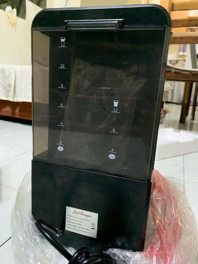 UNUSED La Rogue Coffee Machine Maker (Category: Coffee Machines & Makers) located in Pasig City. Submitted by mariamaria__ (Listing ID 1258690325, Image 2). Description: La Rouge Coffee Machine / Coffee Maker Bought in SM megamall Never been used RFS: Moving out.