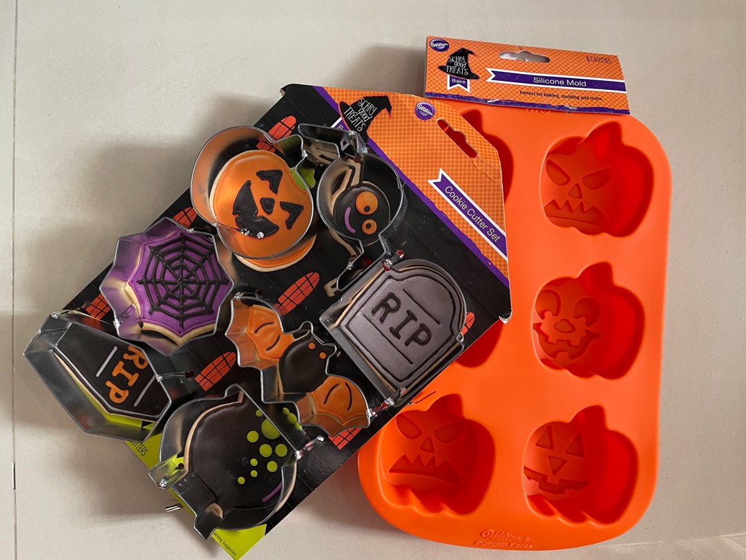 Wilton Totenkopf Kuchenform 24x30cm - Antihaft Halloween Backform