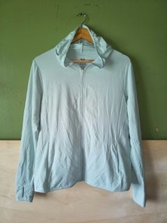 (Category: ) located in . Submitted by bundleuniqlo4all (Listing ID 1258616573, Image 1). Description: .