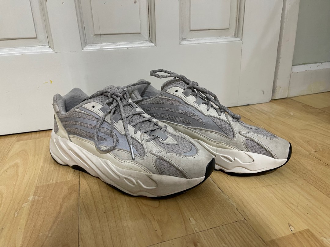 yeezy 700 static black