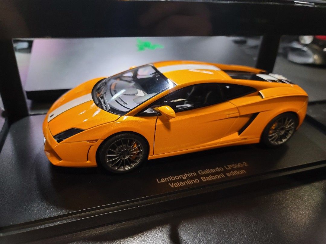 保管品 オートアート 1/18 ランボルギーニ ガヤルド LP550-2