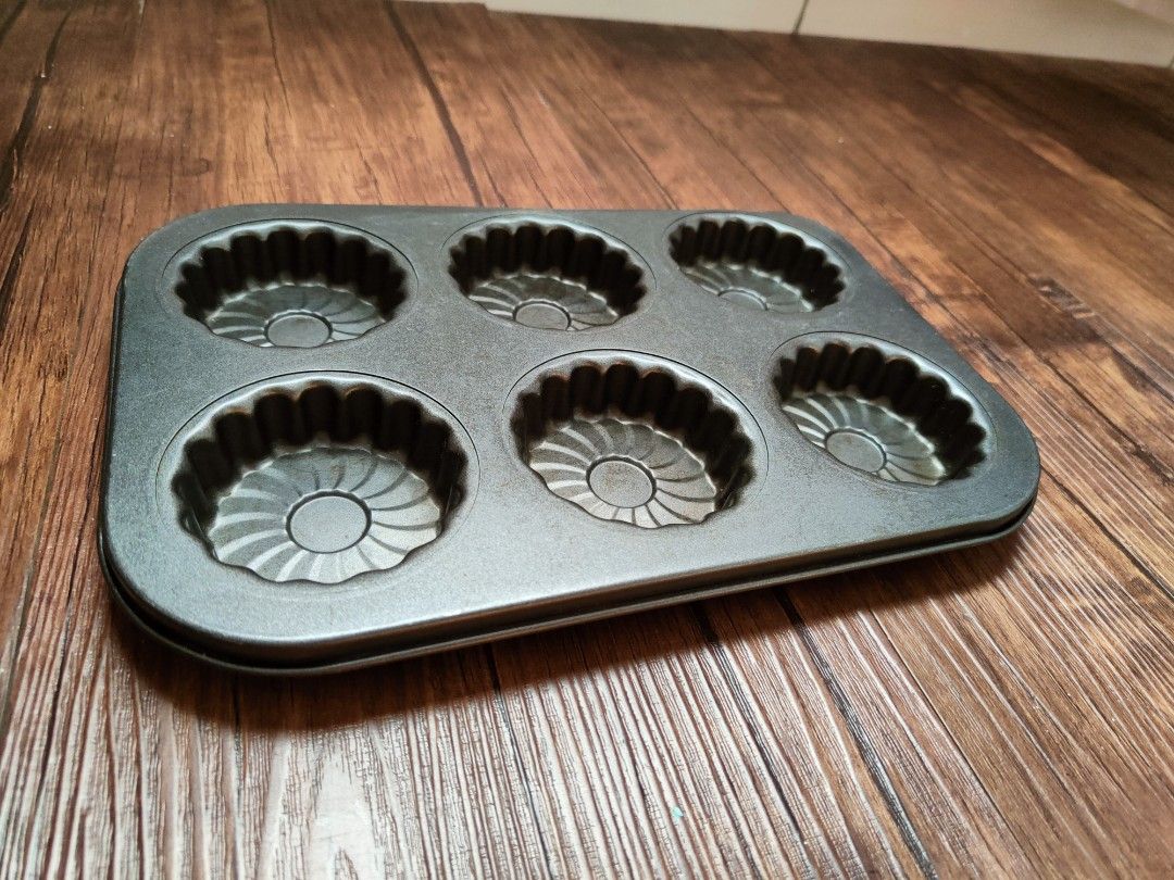 Non-stick Muffin, Cupcake Pan - 6 Slot