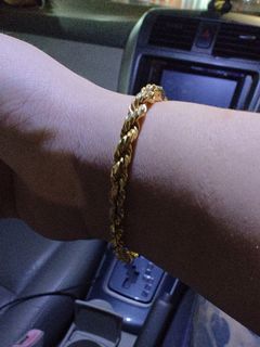 LV & Me Bracelet, Letter U - Luxury S00 Gold