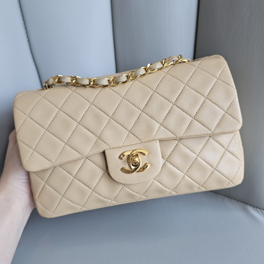 VINTAGE CHANEL BEIGE SMALL CLASSIC FLAP BAG CF