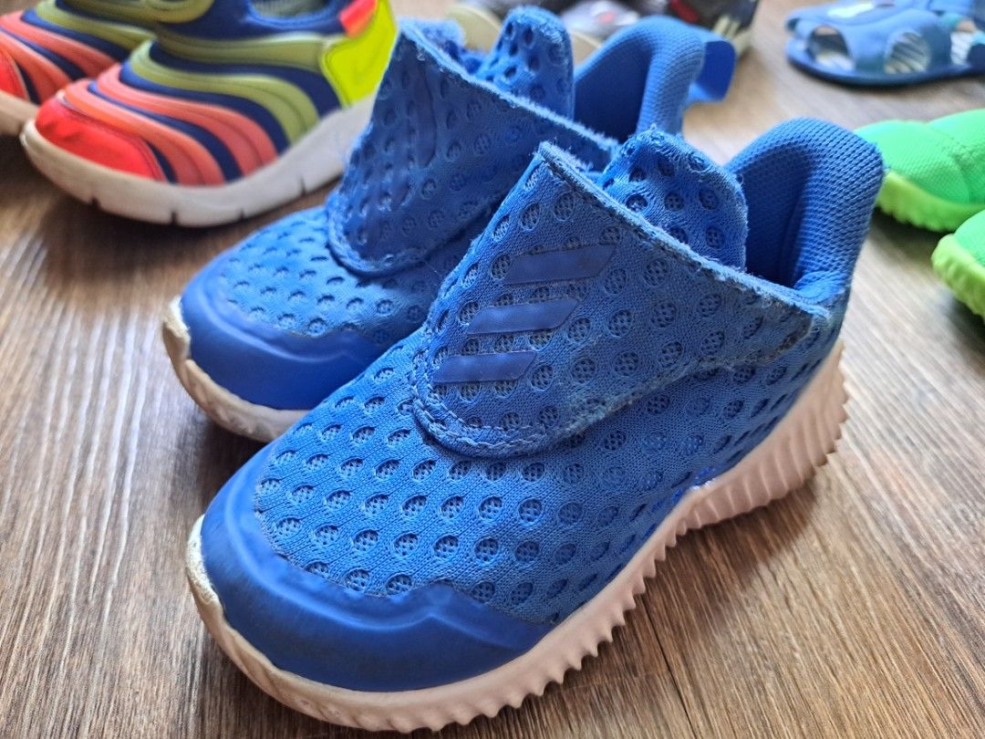 Adidas outlet nike reebok