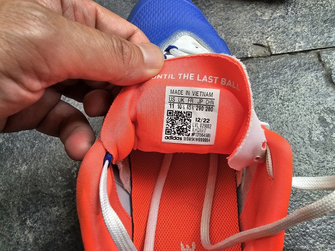 Adidas store barricade 45