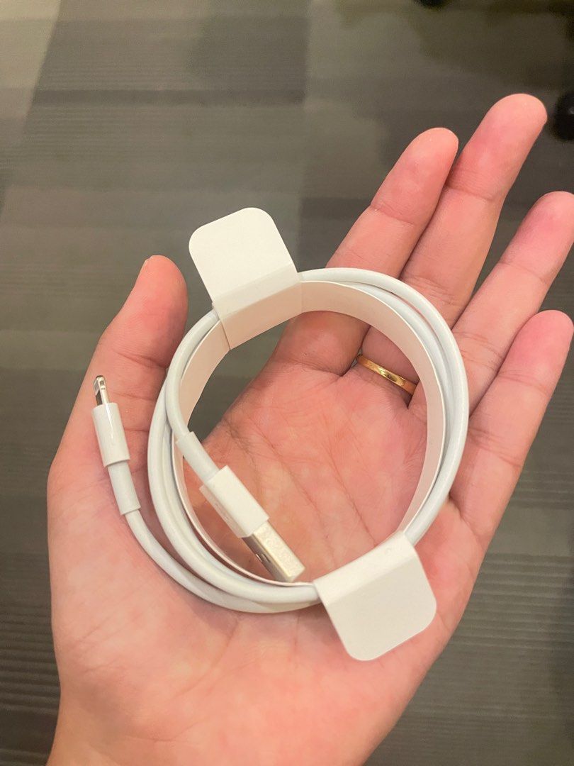 Apple cable lightnings to USB, Mobile Phones & Gadgets, Mobile & Gadget