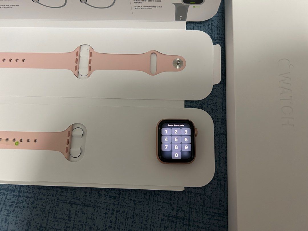 Apple watch series sales 4 gold unboxing