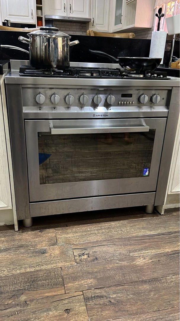 Ariston range cooker and microwave oven, TV & Home Appliances, Kitchen
