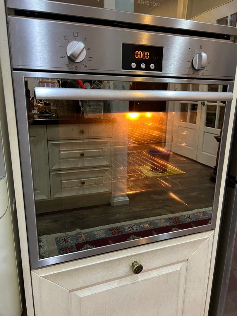 Ariston range cooker and microwave oven, TV & Home Appliances, Kitchen
