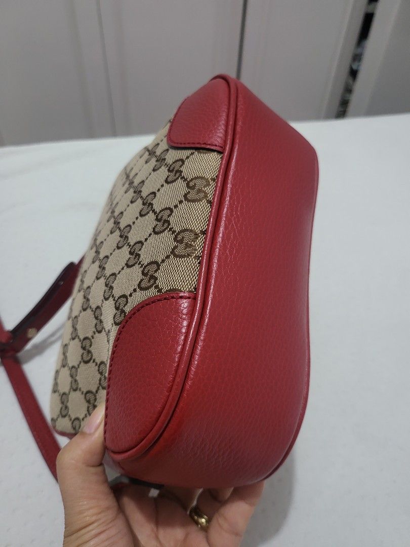 Autentic Gucci Bree (Category: Luxury Bags & Wallets) located in Manila. Submitted by jml.ecg (Listing ID 1256977894, Image 2). Description: good as new amoy bago pa din sya super nice nothing to explain from 39000to 33000.