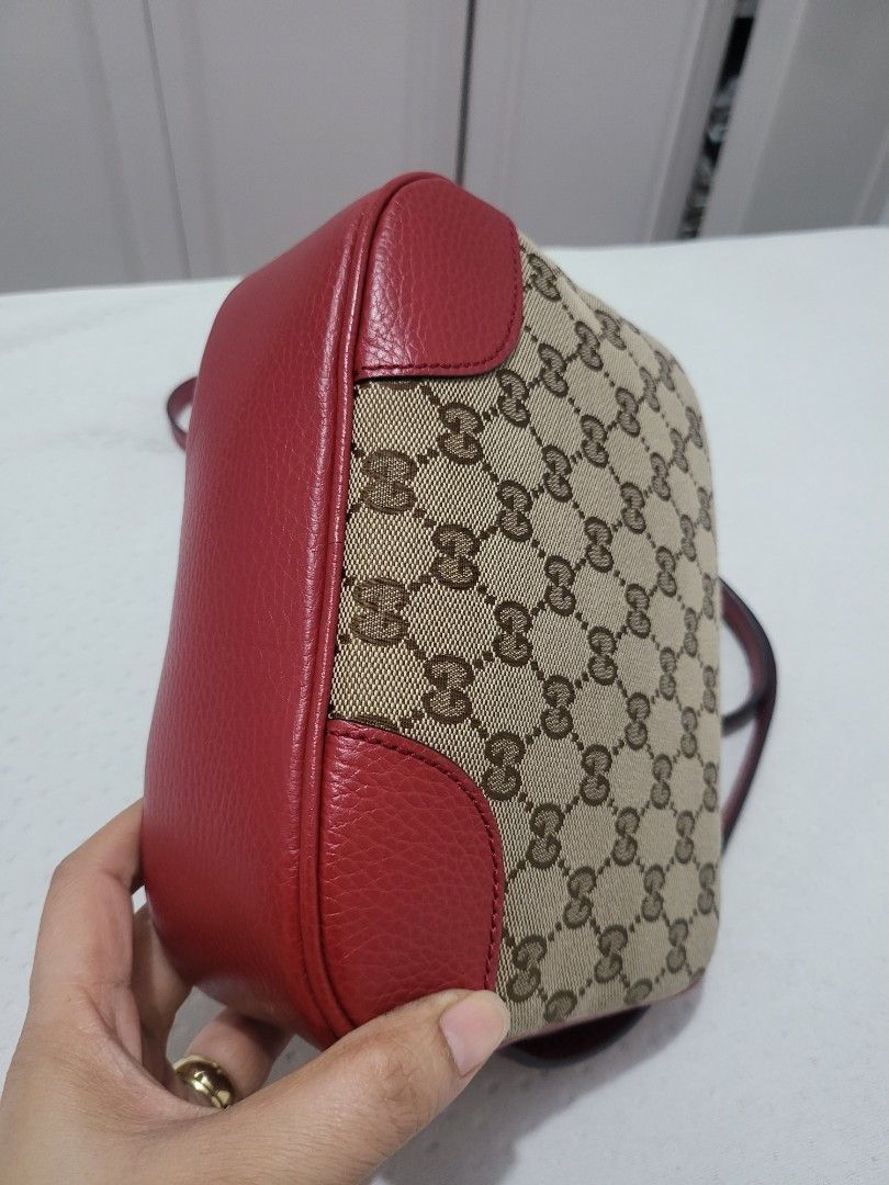 Autentic Gucci Bree (Category: Luxury Bags & Wallets) located in Manila. Submitted by jml.ecg (Listing ID 1256977894, Image 3). Description: good as new amoy bago pa din sya super nice nothing to explain from 39000to 33000.
