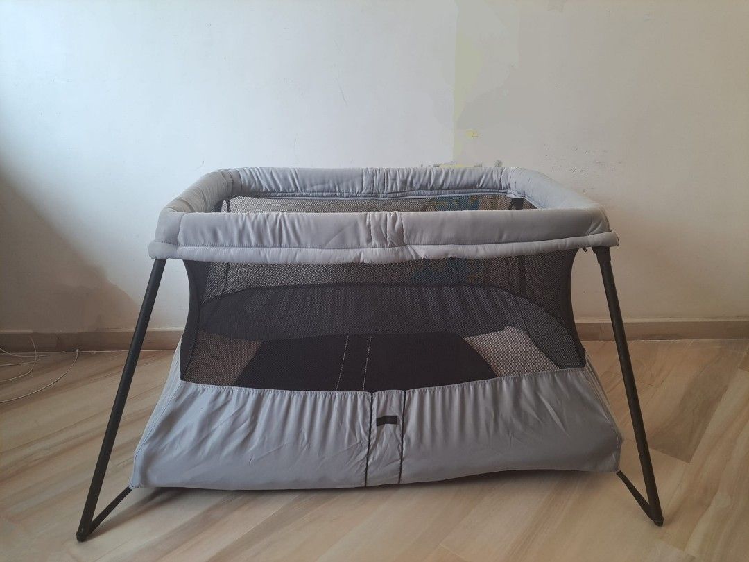 Babybjorn Travel Cot, 兒童＆孕婦用品, 兒童傢具, 兒童傢具 嬰兒床 Carousell