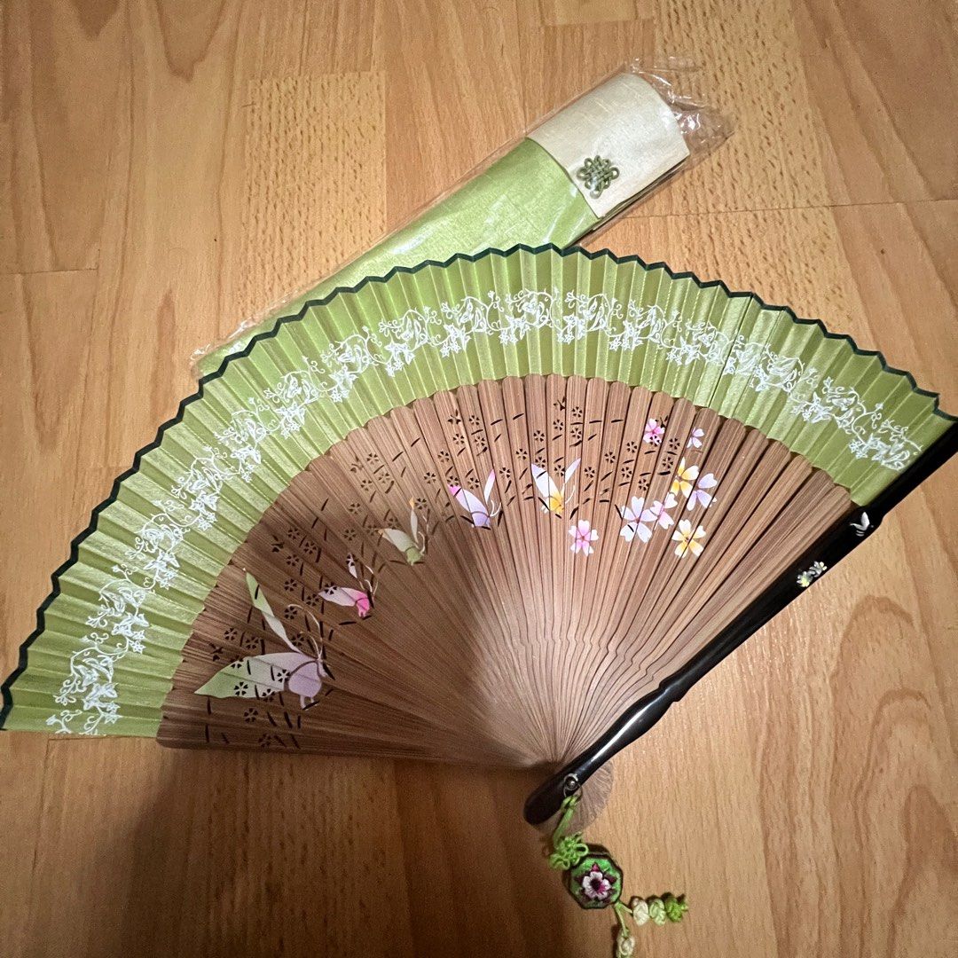 Folding fans deals for sale
