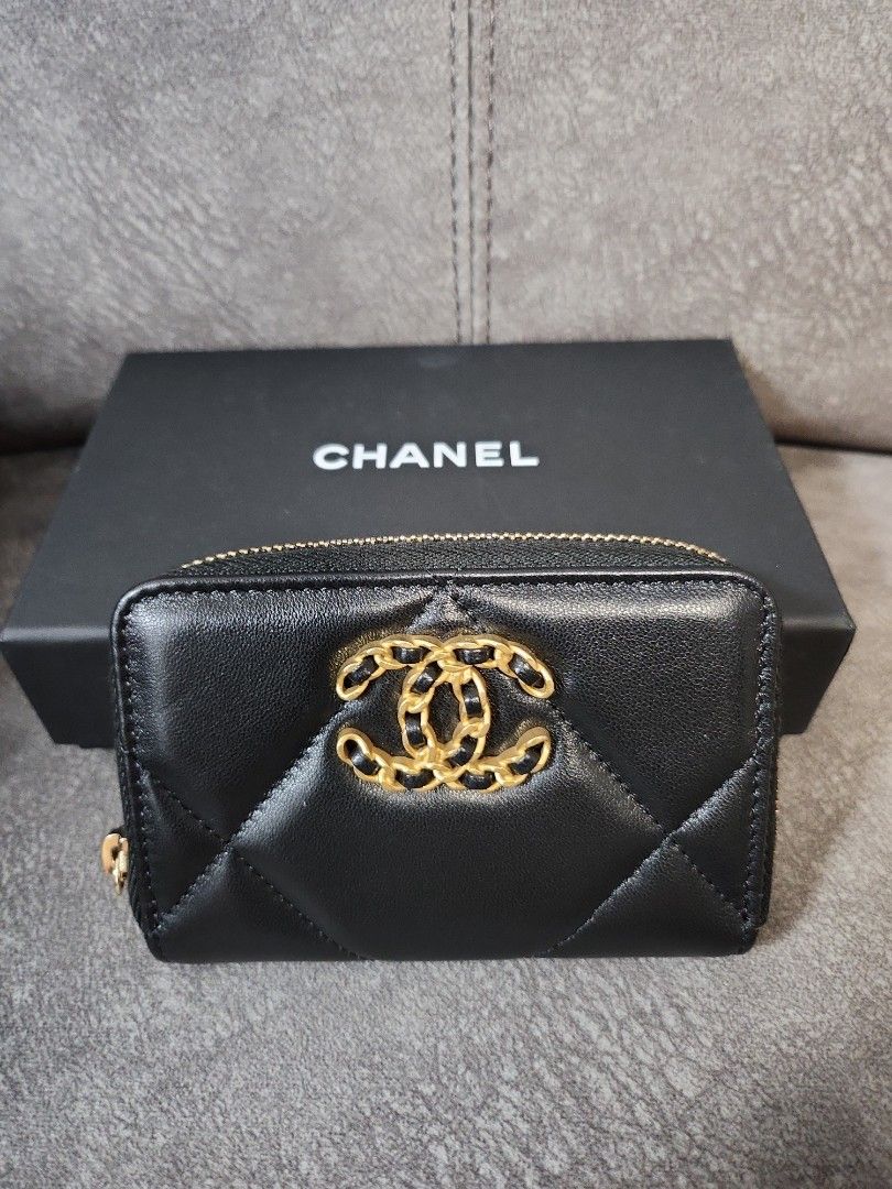 💯 Authentic Chanel 19 Zipped Coin Purse, Women's Fashion, Bags & Wallets,  Purses & Pouches on Carousell