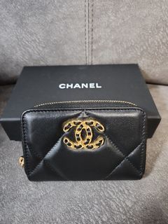Authentic Chanel 21S Arm Coin Purse Lambskin Black Quilted Pouch Mini Bag  Boxed