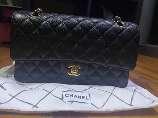 Chanel 22C Black Chevron Calfskin Small Classic Double Flap Bag - Handbag | Pre-owned & Certified | used Second Hand | Unisex