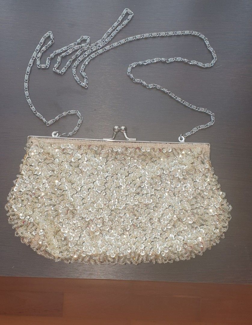 Sequence purse top